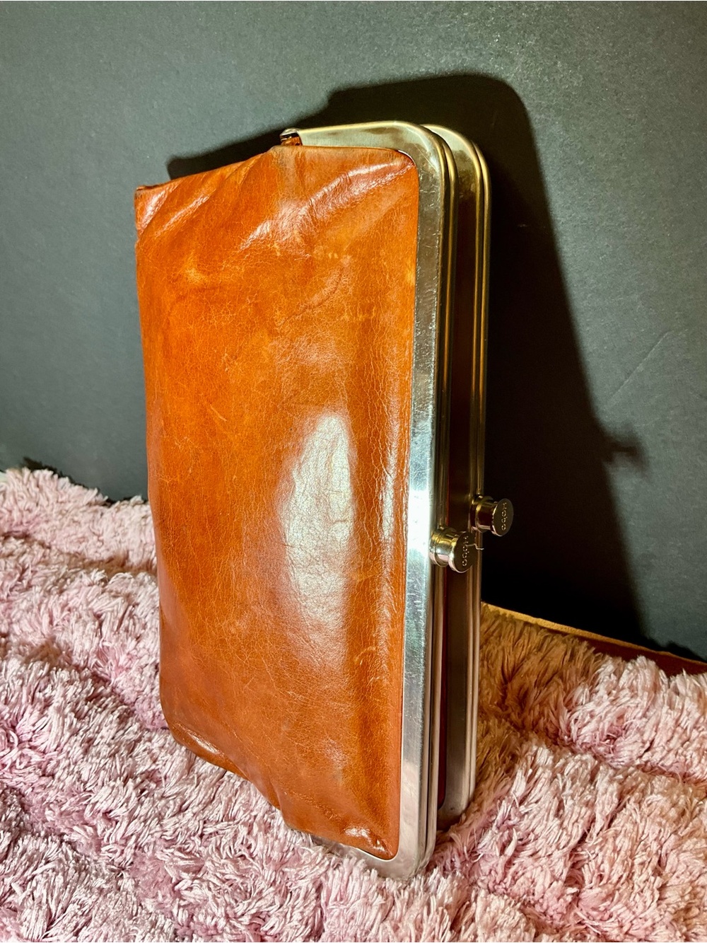 HOBO THE ORIGINAL, Women’s Leather Kiss-Lock Clutch Wallet